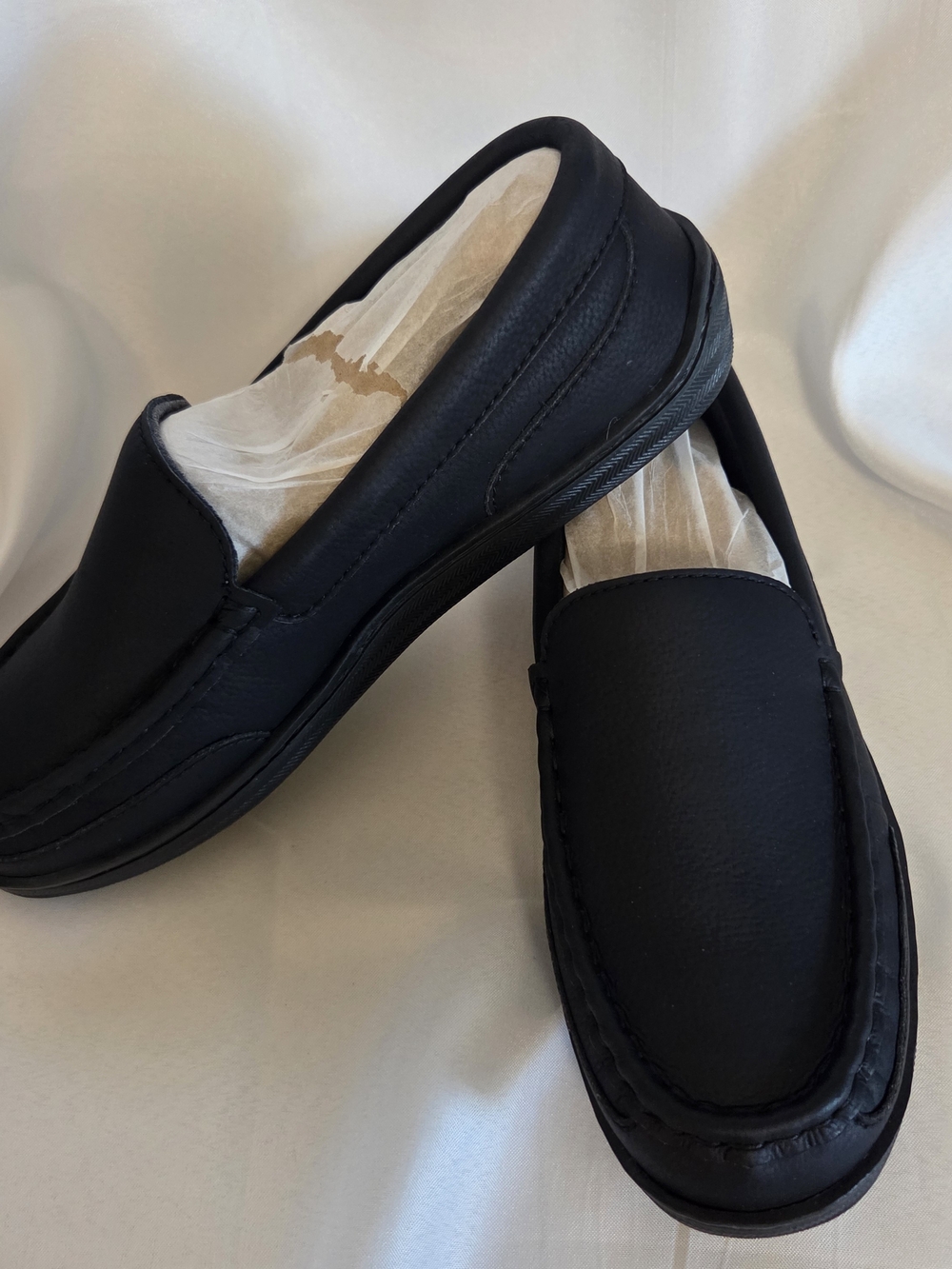 My Pillow Woman's Classic Black Slip-On Moccasins/Loafers